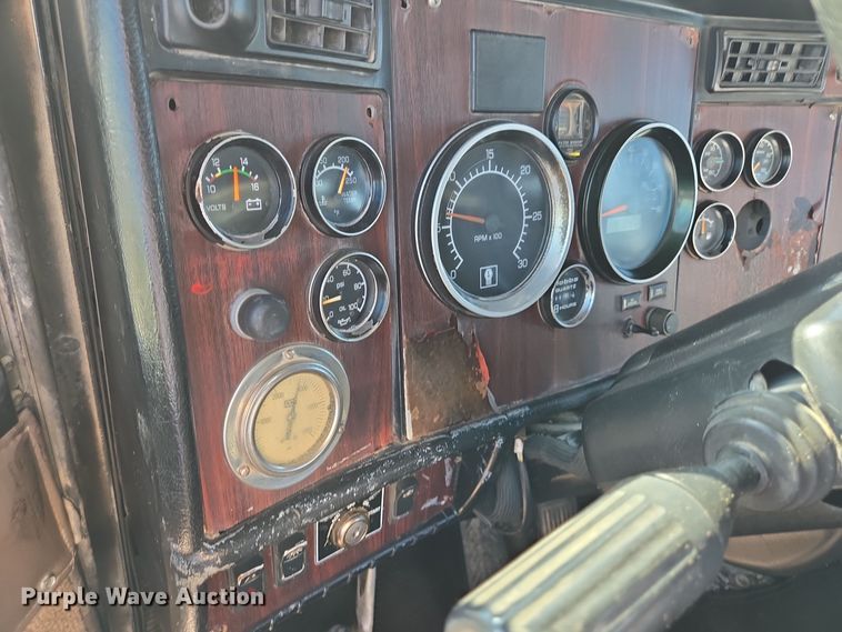 image for item DO2511 2006 Kenworth W900 ready mix truck