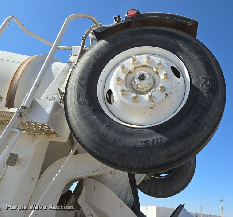 image for item DO2511 2006 Kenworth W900 ready mix truck