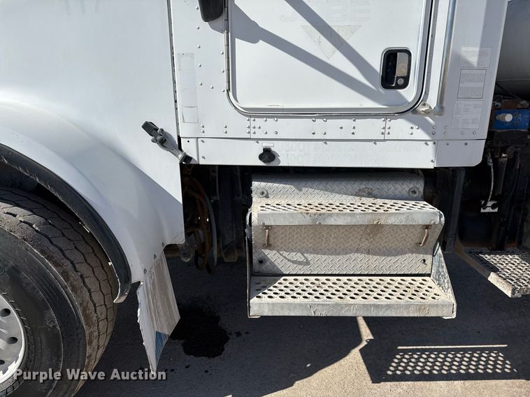 image for item DO2512 2006 Kenworth W900 ready mix truck