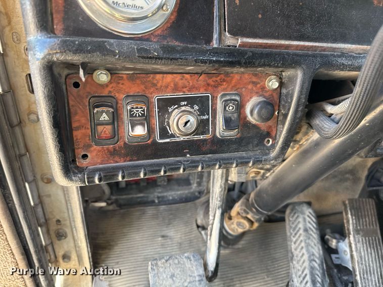 image for item DO2512 2006 Kenworth W900 ready mix truck