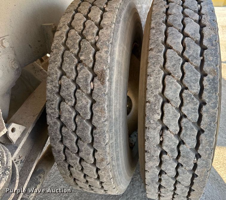 image for item DO2512 2006 Kenworth W900 ready mix truck