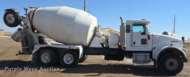 image for item DO2513 2006 Kenworth W900 ready mix truck