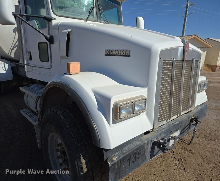 image for item DO2513 2006 Kenworth W900 ready mix truck