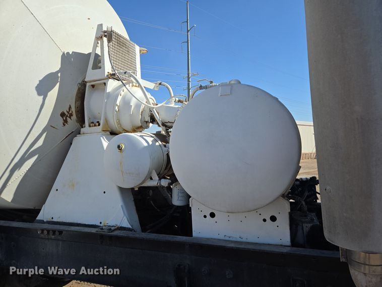 image for item DO2513 2006 Kenworth W900 ready mix truck