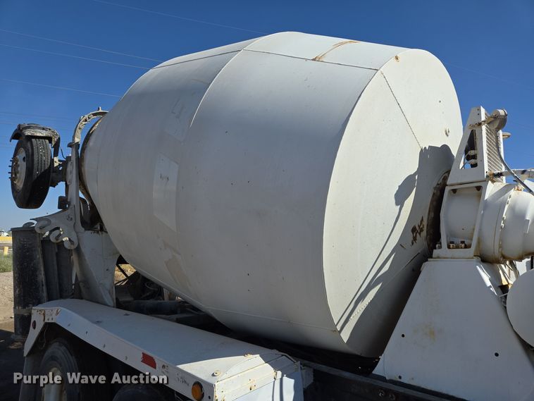 image for item DO2513 2006 Kenworth W900 ready mix truck