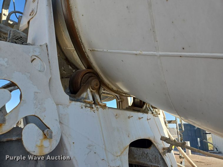 image for item DO2513 2006 Kenworth W900 ready mix truck