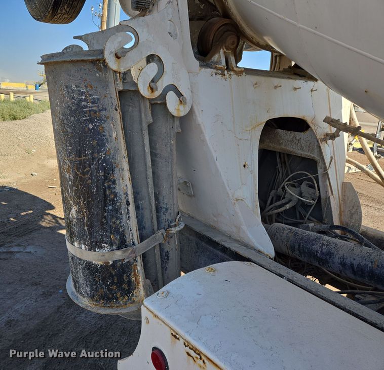 image for item DO2513 2006 Kenworth W900 ready mix truck