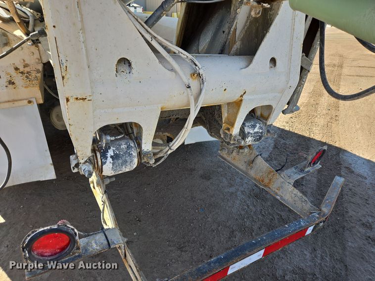 image for item DO2513 2006 Kenworth W900 ready mix truck