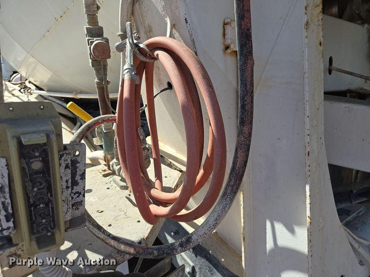 image for item DO2513 2006 Kenworth W900 ready mix truck