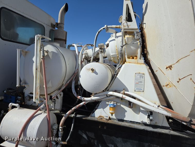 image for item DO2513 2006 Kenworth W900 ready mix truck