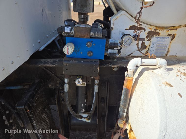 image for item DO2513 2006 Kenworth W900 ready mix truck