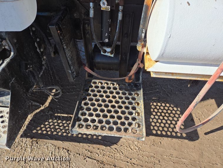 image for item DO2513 2006 Kenworth W900 ready mix truck