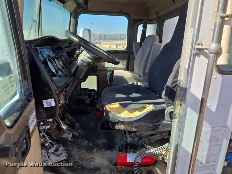 image for item DO2513 2006 Kenworth W900 ready mix truck