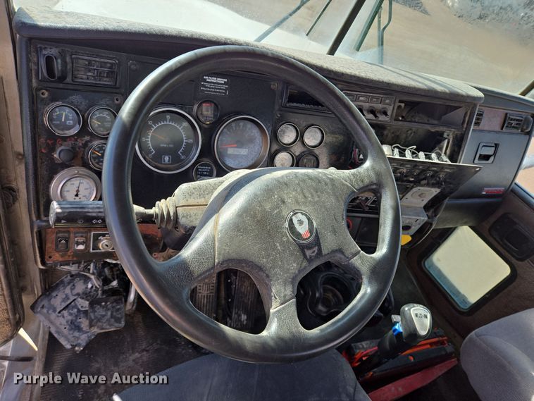 image for item DO2513 2006 Kenworth W900 ready mix truck