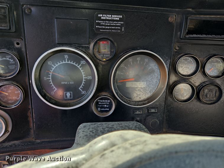 image for item DO2513 2006 Kenworth W900 ready mix truck