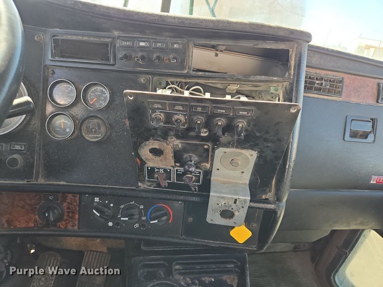 image for item DO2513 2006 Kenworth W900 ready mix truck