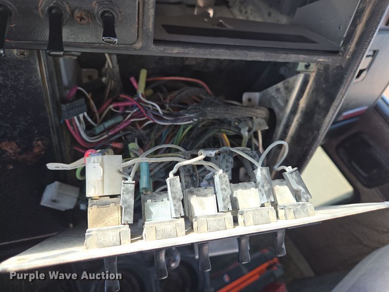 image for item DO2513 2006 Kenworth W900 ready mix truck