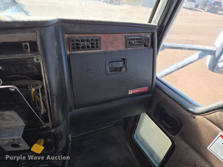 image for item DO2513 2006 Kenworth W900 ready mix truck