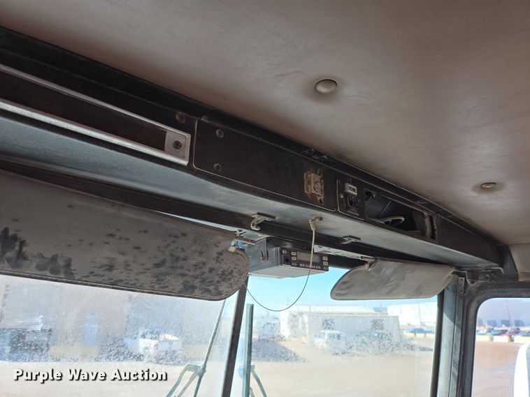 image for item DO2513 2006 Kenworth W900 ready mix truck