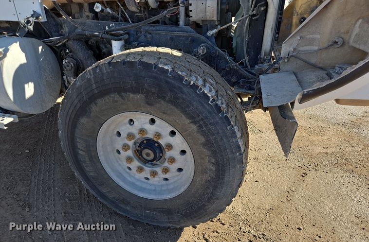 image for item DO2513 2006 Kenworth W900 ready mix truck