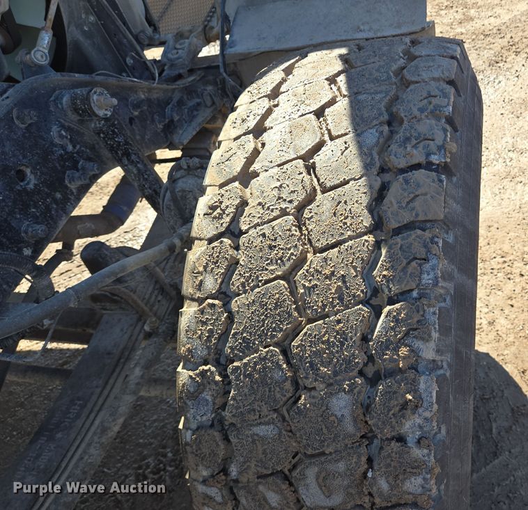 image for item DO2513 2006 Kenworth W900 ready mix truck