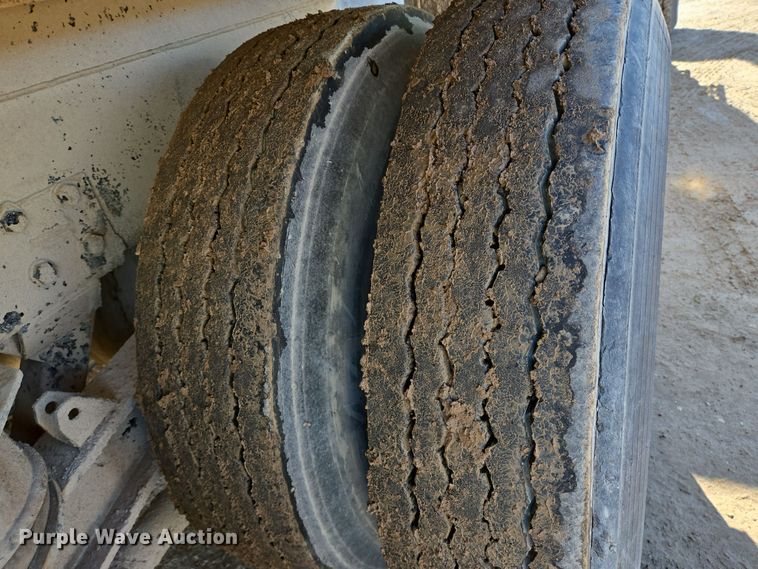 image for item DO2513 2006 Kenworth W900 ready mix truck