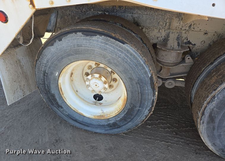 image for item DO2513 2006 Kenworth W900 ready mix truck