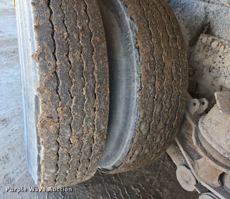 image for item DO2513 2006 Kenworth W900 ready mix truck