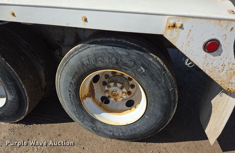 image for item DO2513 2006 Kenworth W900 ready mix truck