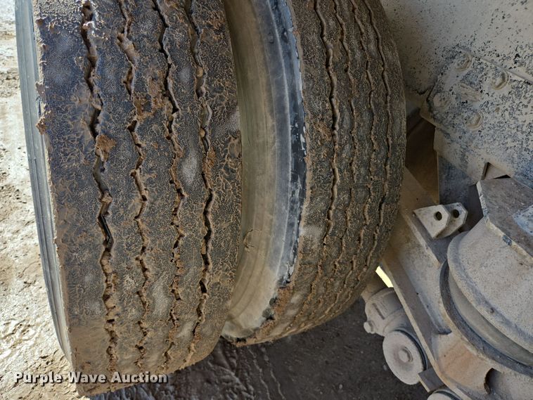 image for item DO2513 2006 Kenworth W900 ready mix truck