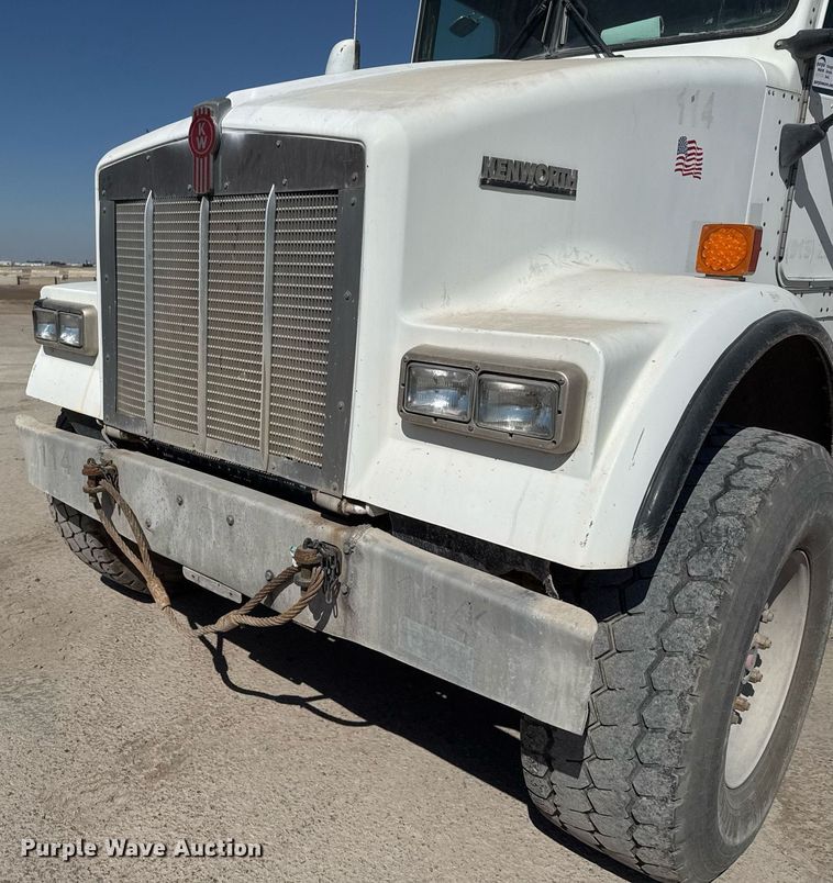 image for item DO2514 2006 Kenworth W900 ready mix truck