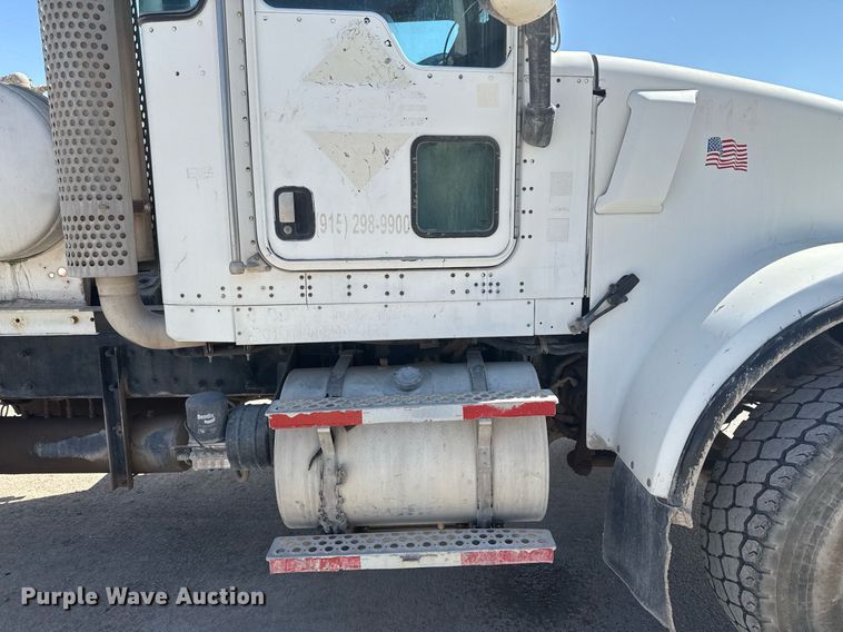 image for item DO2514 2006 Kenworth W900 ready mix truck