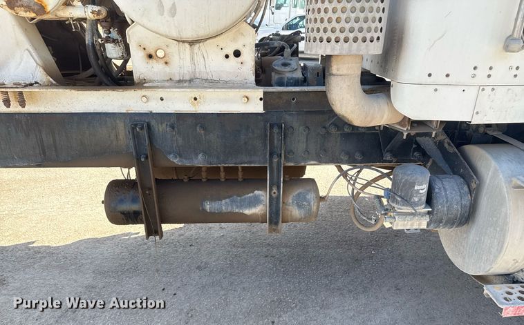 image for item DO2514 2006 Kenworth W900 ready mix truck