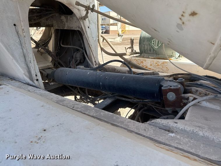 image for item DO2514 2006 Kenworth W900 ready mix truck