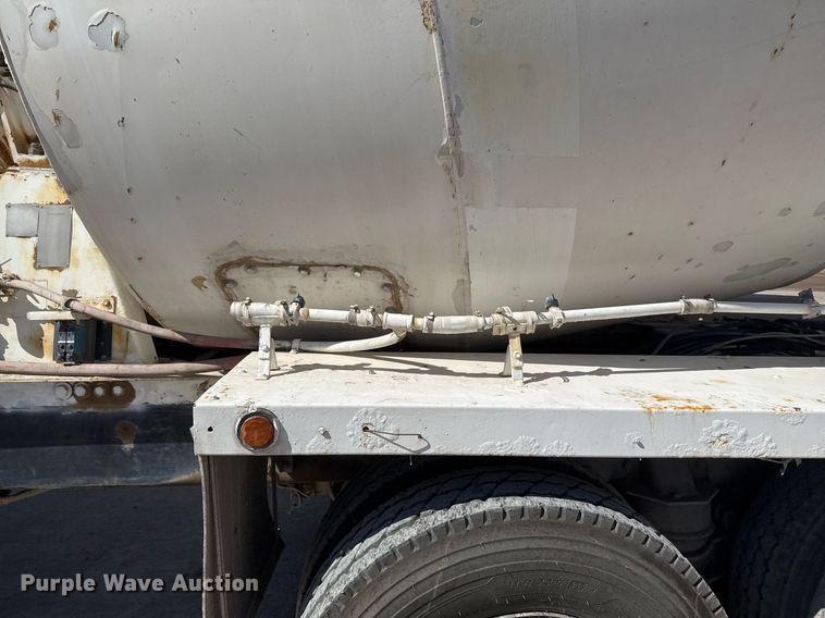 image for item DO2514 2006 Kenworth W900 ready mix truck