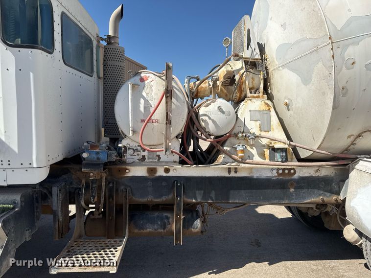 image for item DO2514 2006 Kenworth W900 ready mix truck