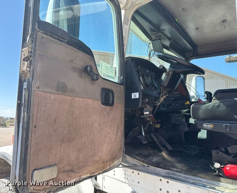 image for item DO2514 2006 Kenworth W900 ready mix truck