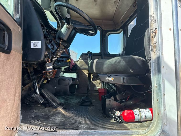 image for item DO2514 2006 Kenworth W900 ready mix truck