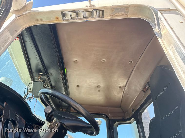 image for item DO2514 2006 Kenworth W900 ready mix truck