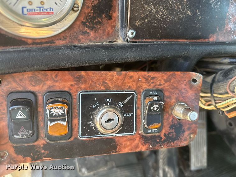 image for item DO2514 2006 Kenworth W900 ready mix truck