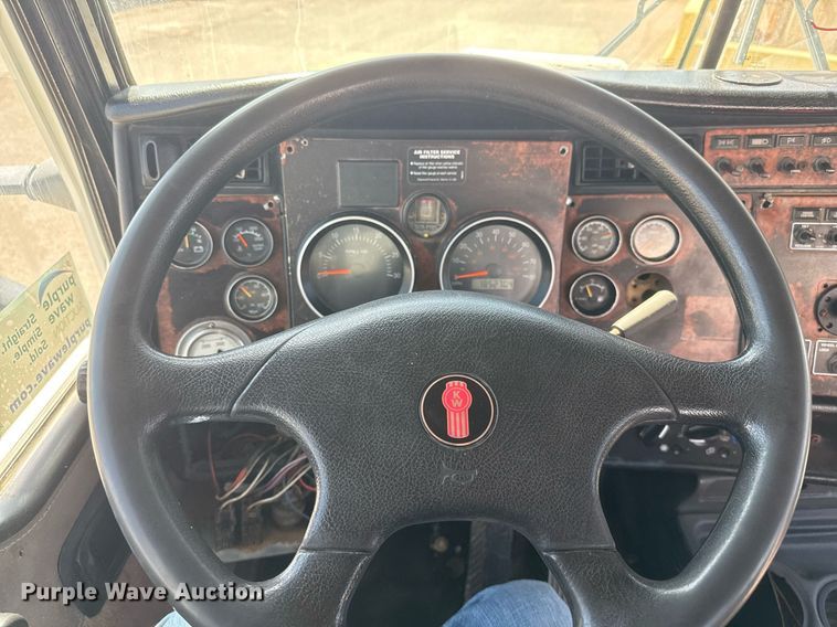 image for item DO2514 2006 Kenworth W900 ready mix truck