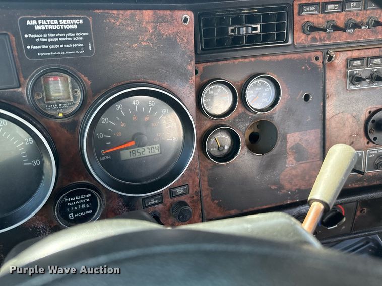 image for item DO2514 2006 Kenworth W900 ready mix truck