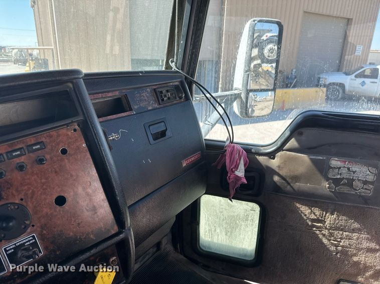 image for item DO2514 2006 Kenworth W900 ready mix truck
