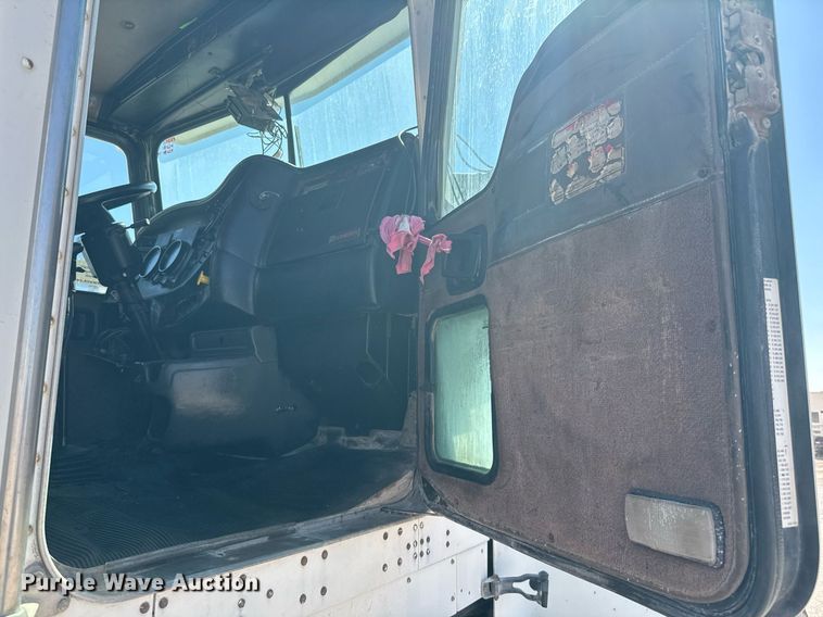 image for item DO2514 2006 Kenworth W900 ready mix truck