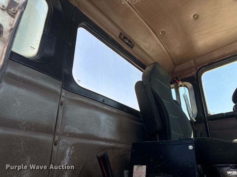 image for item DO2514 2006 Kenworth W900 ready mix truck