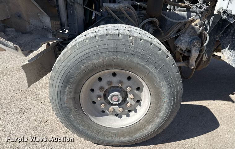 image for item DO2514 2006 Kenworth W900 ready mix truck