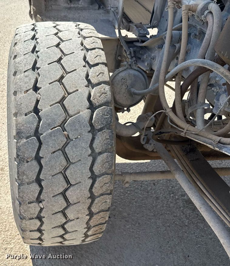 image for item DO2514 2006 Kenworth W900 ready mix truck