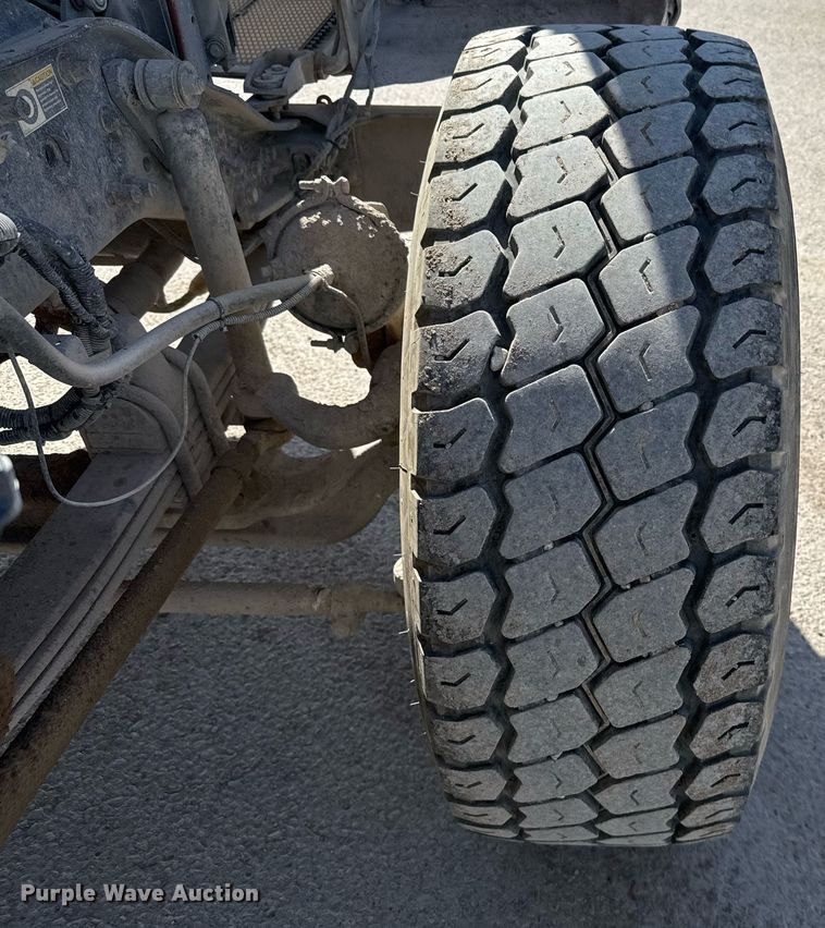 image for item DO2514 2006 Kenworth W900 ready mix truck