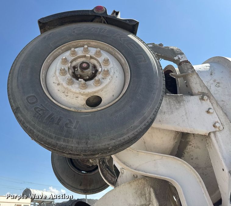 image for item DO2514 2006 Kenworth W900 ready mix truck