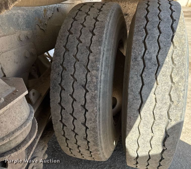 image for item DO2514 2006 Kenworth W900 ready mix truck